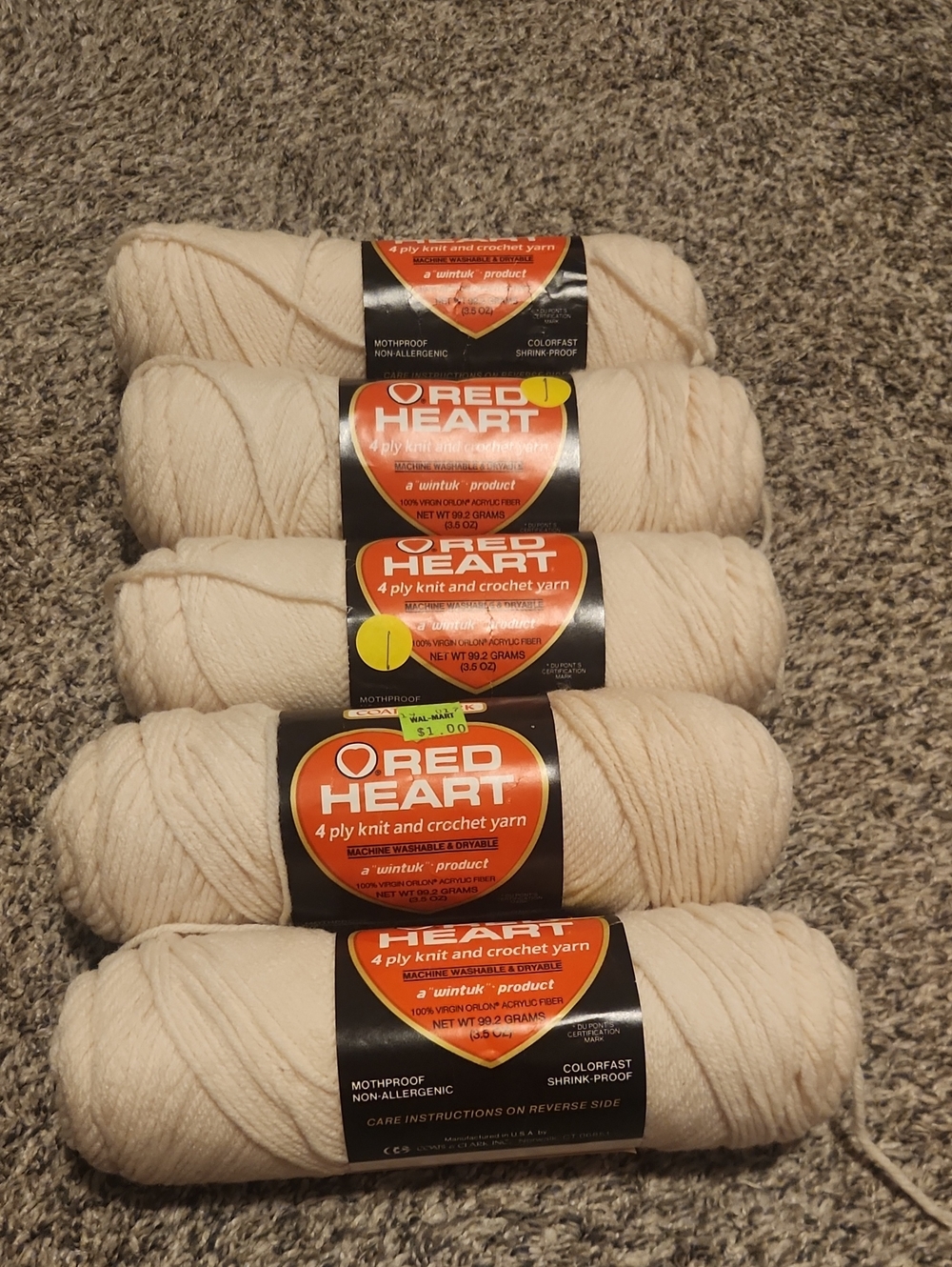 Vintage Red Heart 4 Ply Knit. 3.5 Oz Eggshell 111 Lot. NOS
